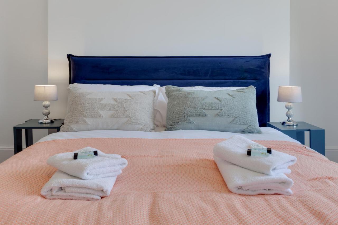 Suites By Rehoboth - M'Nuchah - Camden Road Londra Dış mekan fotoğraf